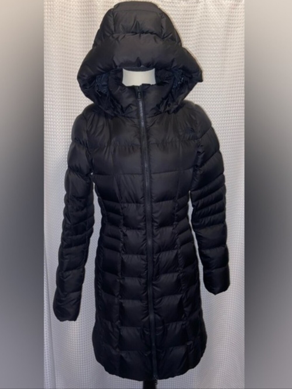 Women’s The North Face‎ black 550 down Filled hooded Midi Puffer size XS